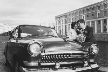 GAZ 21 Volga Red - Image 3