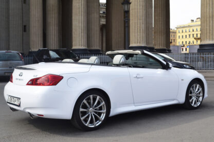Infiniti G37 - Image 4