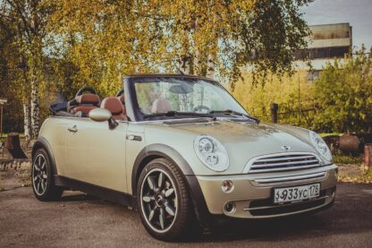 Mini Cooper Cabrio Sidewalk