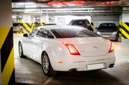 Jaguar XJ V8 Long - Image 2