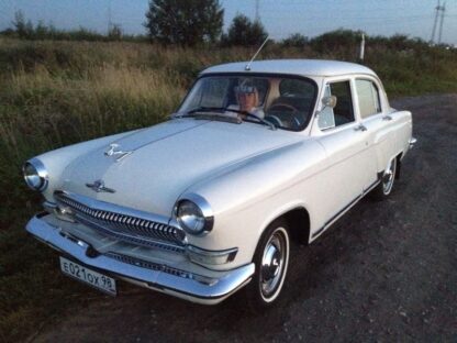 GAZ 21 Volga White